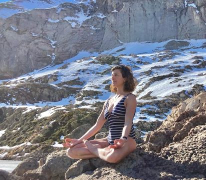 Méditation lors d'une pratique de yoga du froid