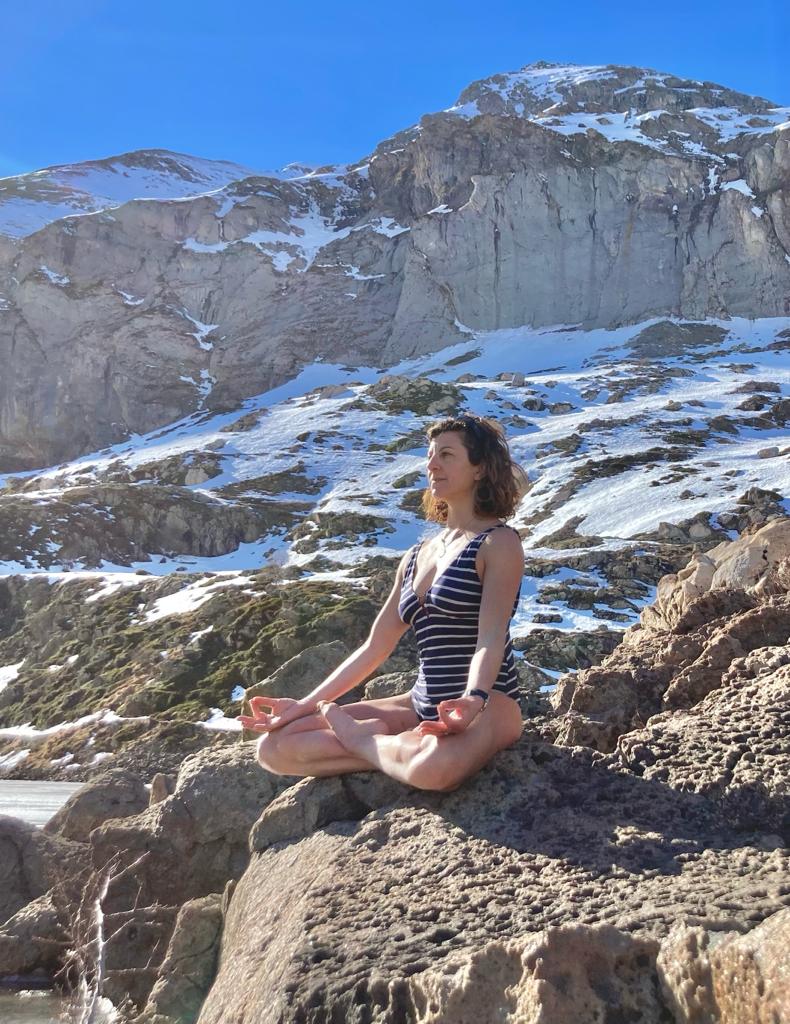 Méditation lors d'une pratique de yoga du froid